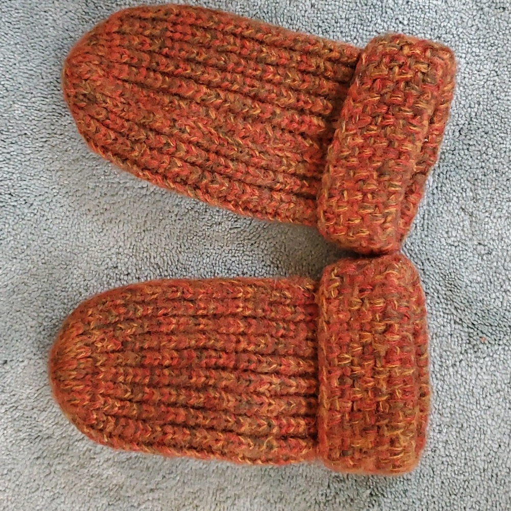 Mittens - Picture 2 of 3